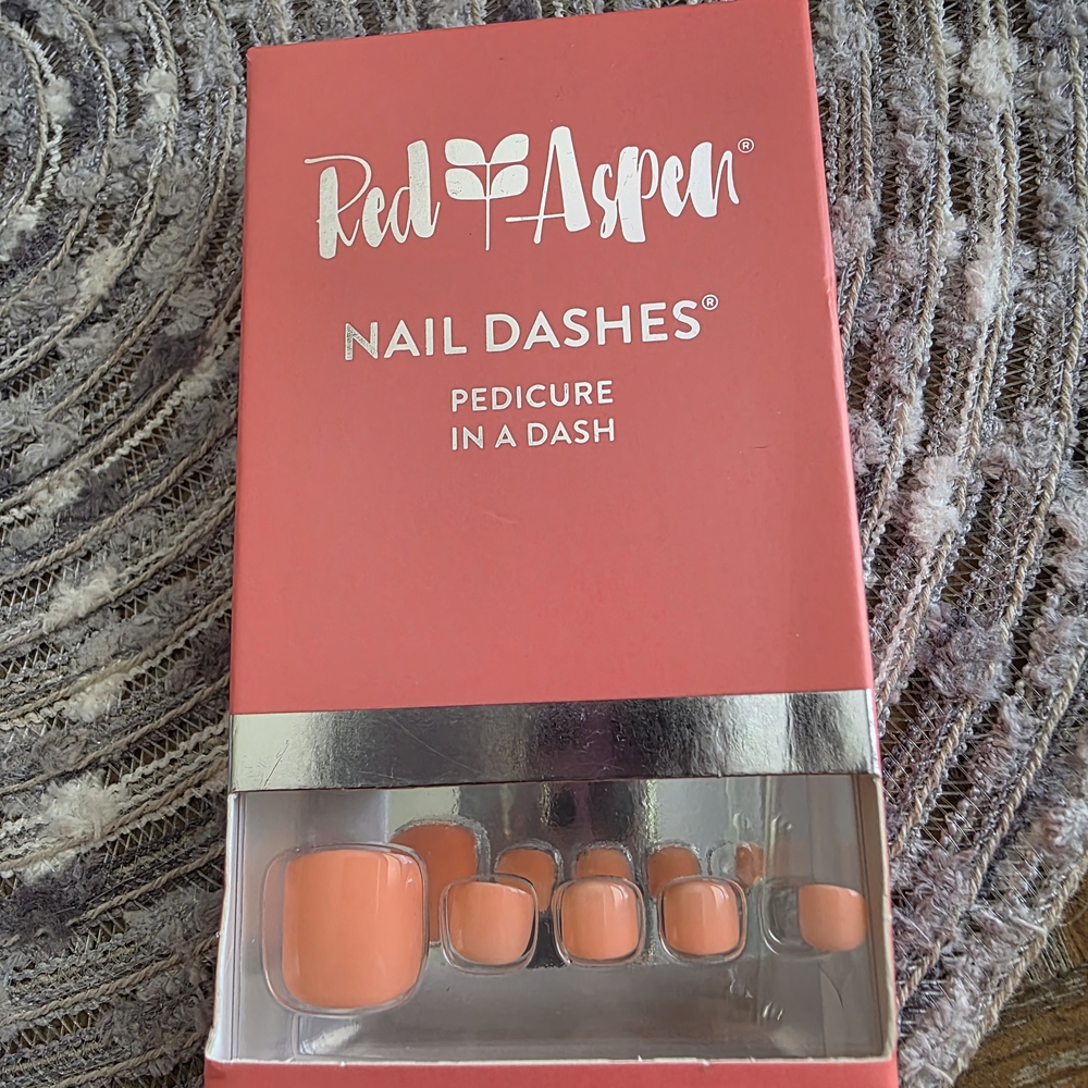 Red Aspen Nail Dashes - Coral